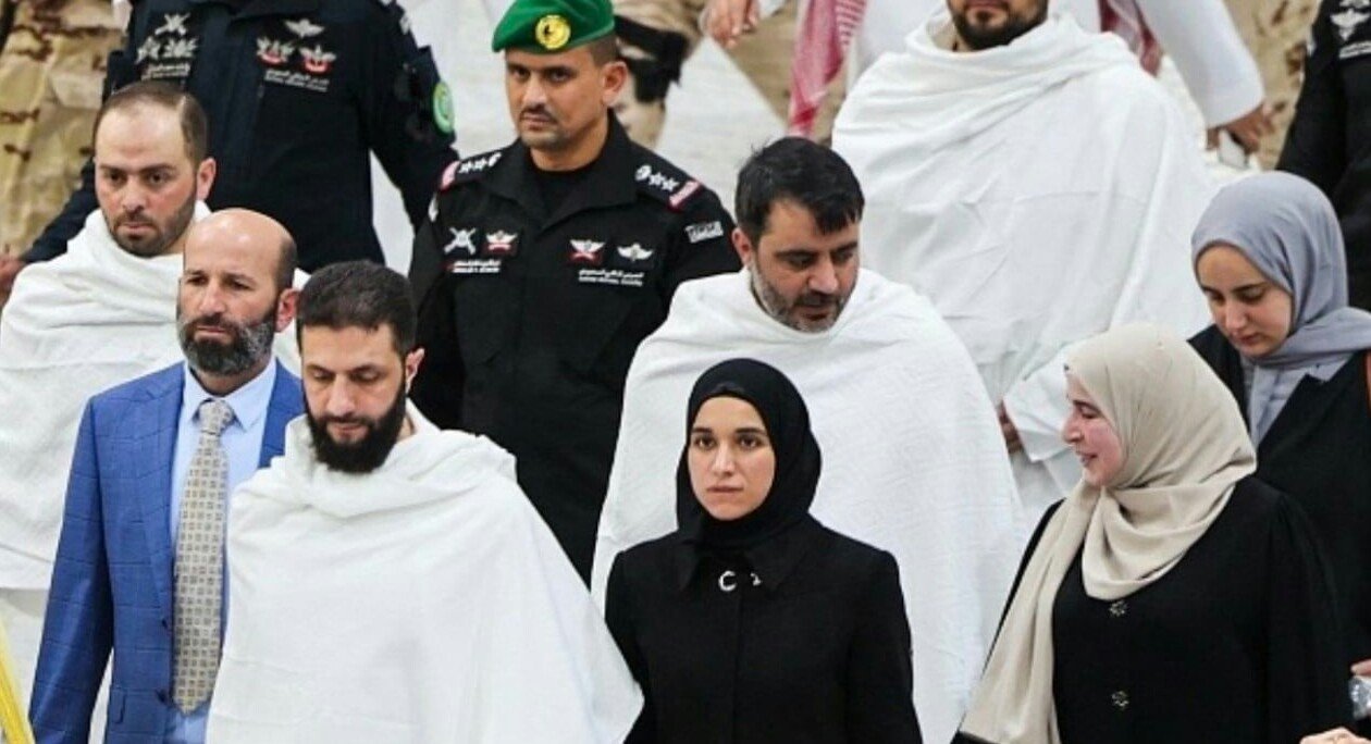 Perdana Muncul ke Publik, Presiden Suriah bareng Istri Umrah via Turkiye 