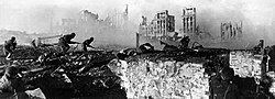 RIAN_archive_44732_Soviet_soldiers_attack_house.jpg