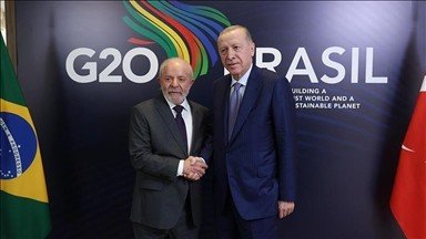 Presiden Turki Recep Tayyip Erdogan bertemu dengan Presiden Brasil Lula di KTT Pemimpin G20